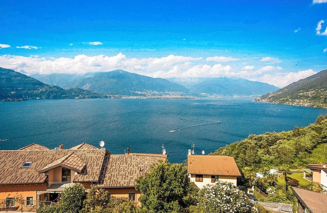 Tastefully furnished vacation apartment in a quiet & sunny panoramic location