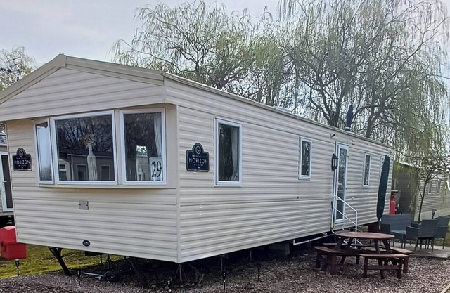 Tattershall Lakes country park, Larch view escape