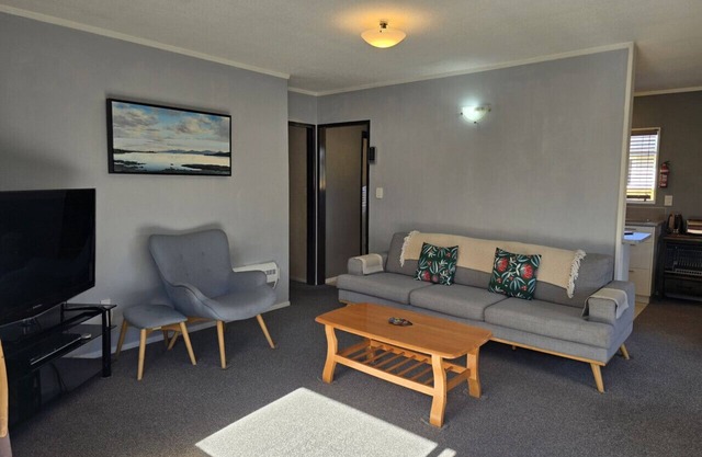Taupo Central - Close to town and includes WiFi