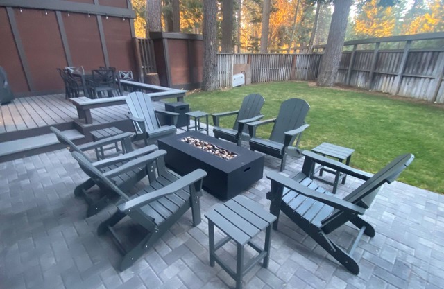 Tavern Shores condo next to Lake Tahoe, the Truckee River, trails and town!