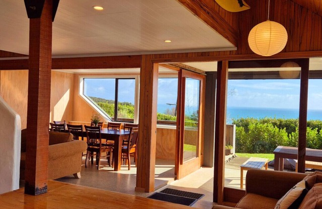 Tawa Whare Ocean Views