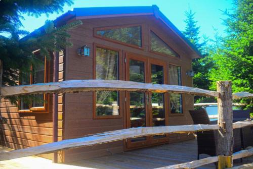 Tawny lodge