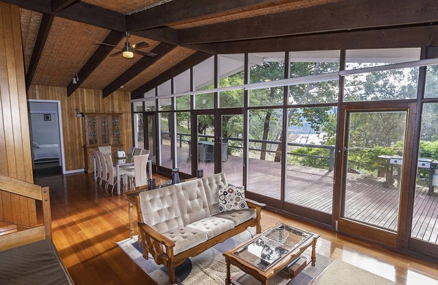 Taylor Bay Waterfront Retreat Lake Eildon