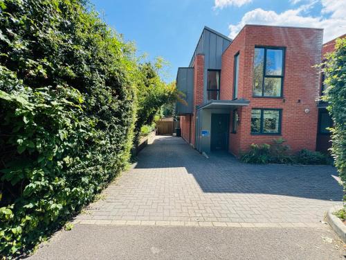 Taylors Place 3bedroom 2Bath Modern House in Winchester Wifi 2FreeParking