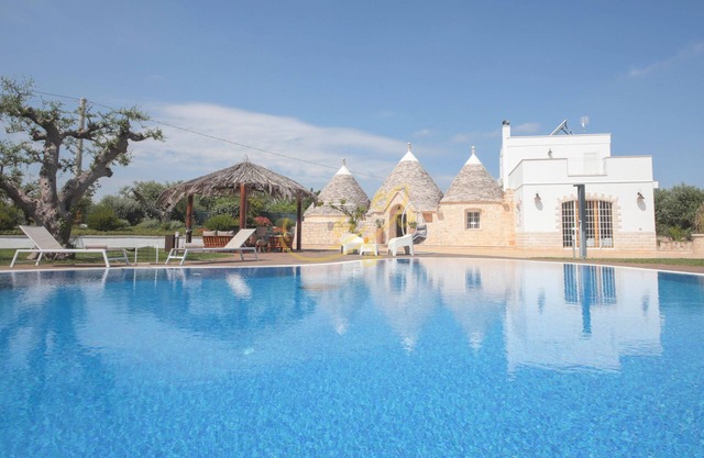 TD Trulli Bruco Large Pool for Family Fun