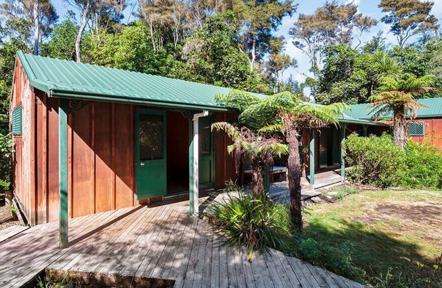 TE AHO LODGE - TURANGI HOLIDAY HOME, family friendly in Turangi