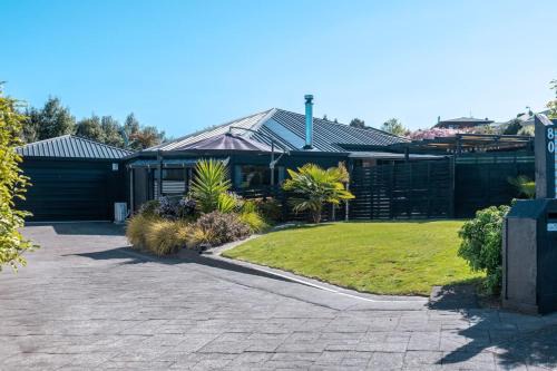 Te Aroha Whare, Cozy 3BR Retreat With Garage and BBQ