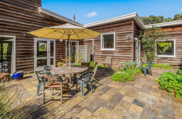 Te Horo Beach Retreat - Te Horo Beach Holiday Home