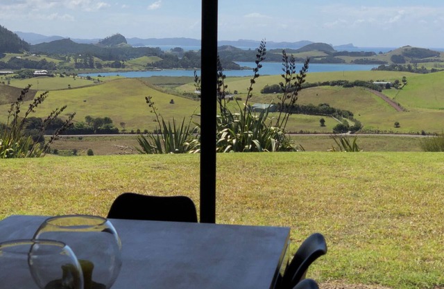 Te Kahu - Outstanding pacific views and privacy