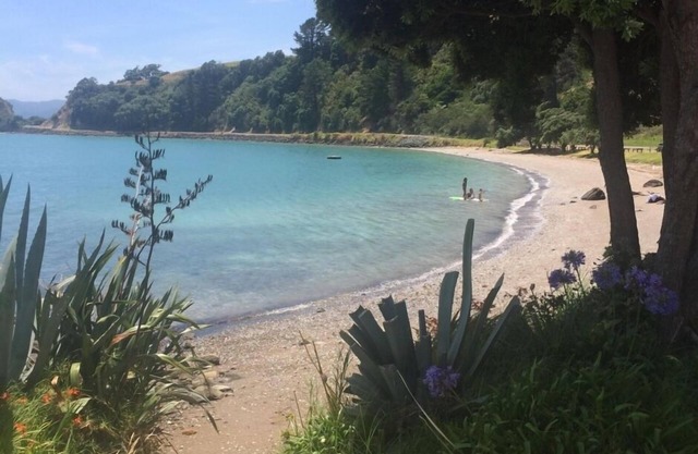 Te Kouma, Coromandel. Steps away from safe swimming beach and fishing access.