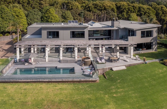 Te Punga Lodge - Whangapoua Beach Luxury Villa
