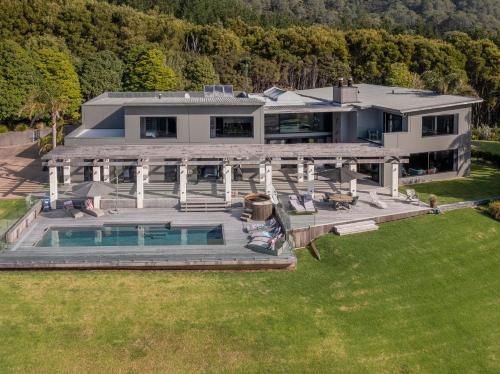 Te Punga Lodge - Whangapoua Beach Luxury Villa