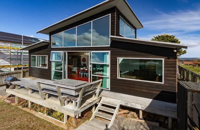 Te Tui Lodge, Ohakune - Modern 4 bed 2 bath modern with stunning mountain views