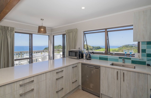 Te Whare Whakatā - Onemana Holiday Home