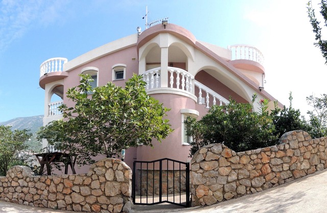 Tea 4- Nice seaside apartment in the nice house within the nature park Velebit