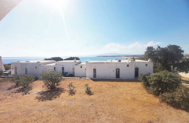 Teal Blue Serenity, Cycladic house in Pirgaki. Minutes from the beach!