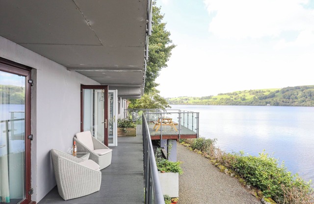 TEGID LAKESIDE - BALA LAKE, romantic in Bala