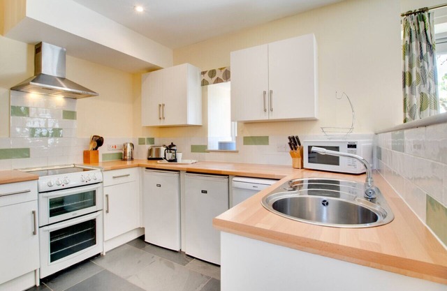 Teign Cottage - Two Bedroom House, Sleeps 4