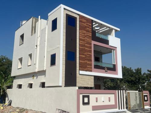 Tej Home Stays and Guest House