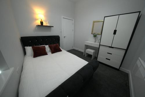 Telford - Apartment - Sleeps 5 - City Centre