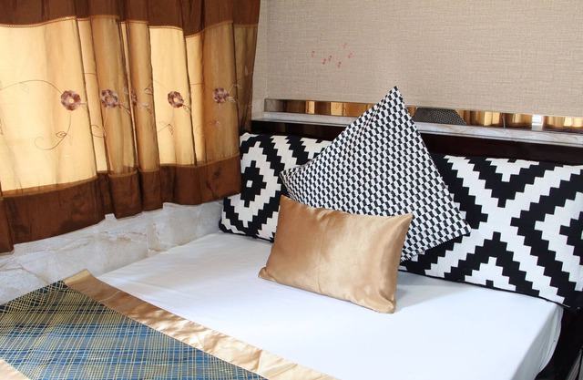 Temple street Hotel is a family hotel also good for young solo travelers