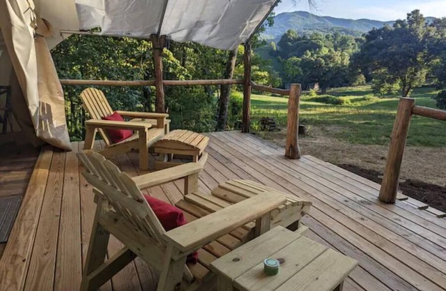 Tent Glamping w/OFF-GRID Solar Horse Hollow Farm