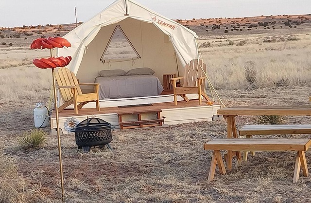 Tentrr Signature Site - Furnished Stunning Painted Desert Camping on Route 66 -