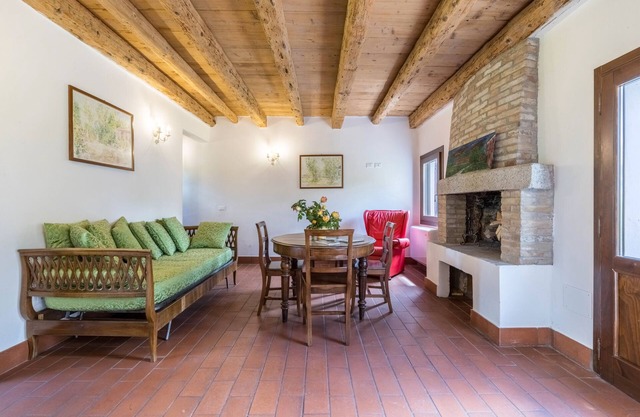 'Tenuta Ca' Zen - Cottage Casetta' with Shared Pool, Wi-Fi and Air Conditioning