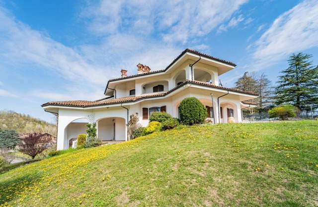 Tenuta Oltrevento - Three Bedroom Villa, Sleeps 5