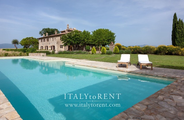TENUTA PULCERIA, Luxury spacious villa with very large pool. Family gatherings