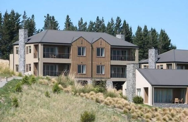 Terrace Downs. Modern 2 Bedroom Villa. Mount Hutt.