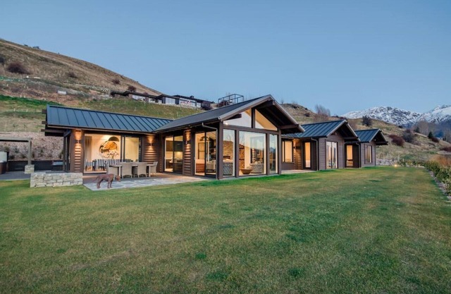 Terrace Lodge - Stunning views of Lake Hayes