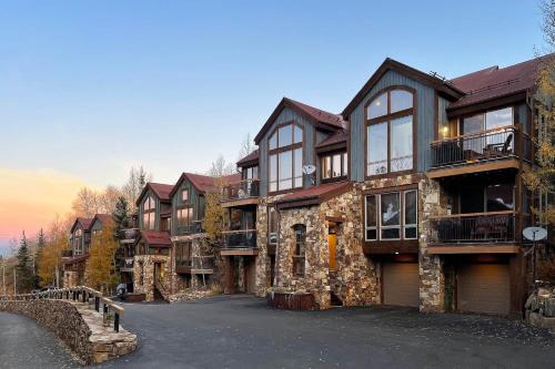 Terraces 602 by Exceptional Stays