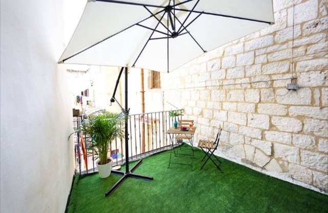 Terraces in the court (house in the center of Bari) CIS: BA07200691000006853