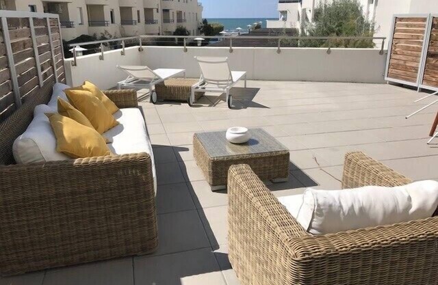 Terrasse ensoleillée : appartement 1 chambre 1 cabine vue mer terrasse