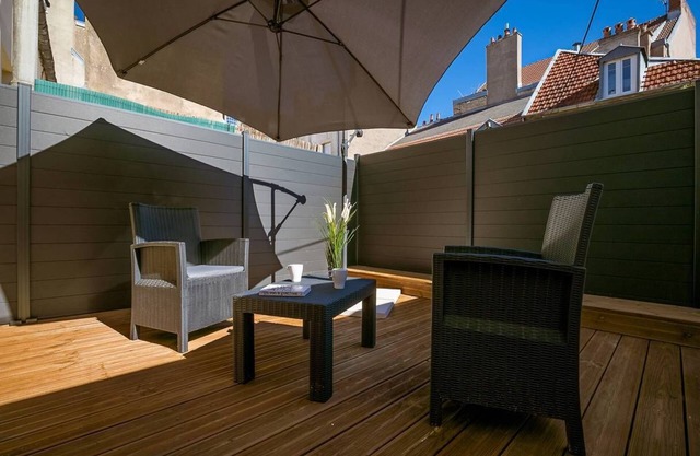 Terrasse Godrans- Appartement avec sauna et Terrasse privative- SR Loc