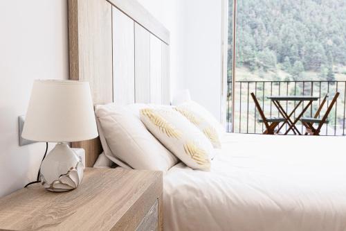 Terraza con Vistas I Escritorio y Cocina Completa I AndBnB