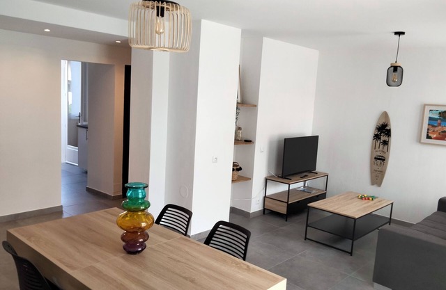 Terre et Mer. Appartement Situé Entre Ville Historique et Plages