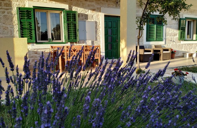 Tetlo apartments Šimun&jakov, rural quite place near Krka park