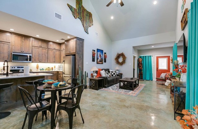 Texas TeePee - 2Bed/2Bath - New!