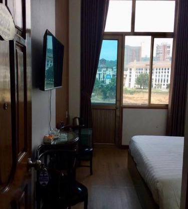 Thủy Hoa Hotel LC - by BAY LUXURY
