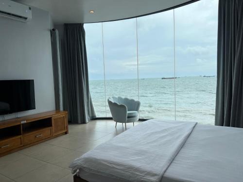Thủy tiên 84 trần phú seaview condotel