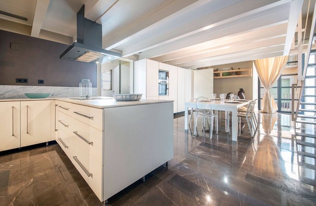 TH57 Stunning Duplex Located in the Downtown of Tarragona