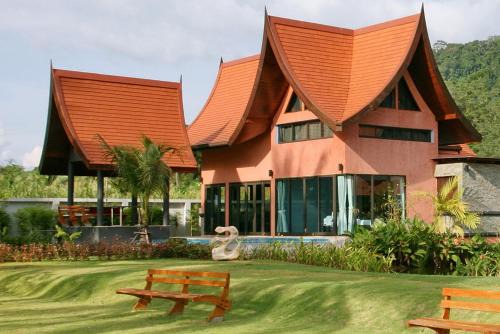 Tha Lane Bay Villas