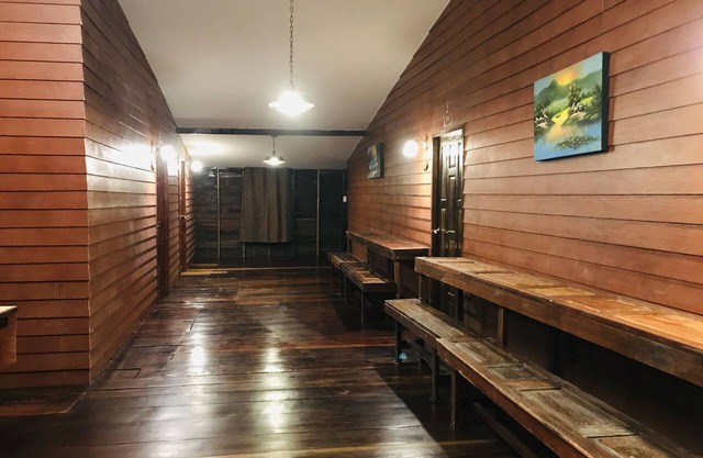 Thai style wooden home, Stay like a local, canal view,quite place.