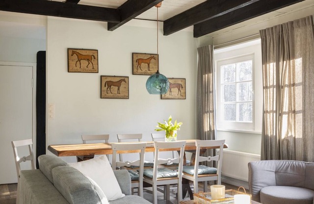 Thatched cottage with proximity to the Baltic Sea, outdoor sauna, playground and large garden