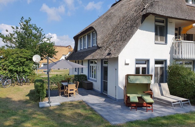 Thatched roof, 2 floors, 82m², private terrace, WiFi, 6 people, 2 bedrooms, large bathroom,