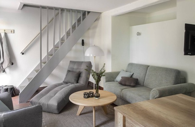 Thatched roof house with proximity to the Baltic Sea, outdoor sauna, playground & large garden