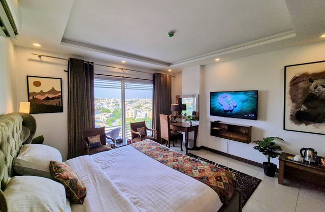 The 505 - Luxurious and Cozy Studio in Bahria Town