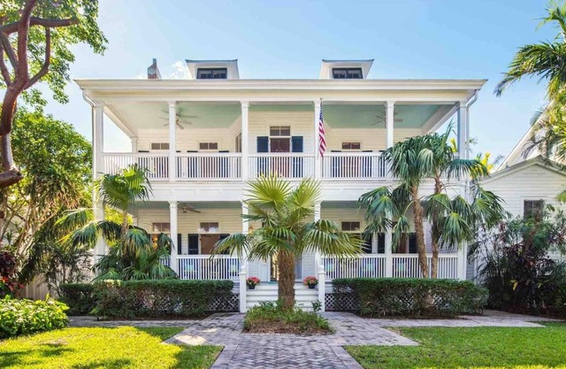 *THE ADMIRAL'S ESTATE* Grand Home & Pool + LAST KEY SERVICES.